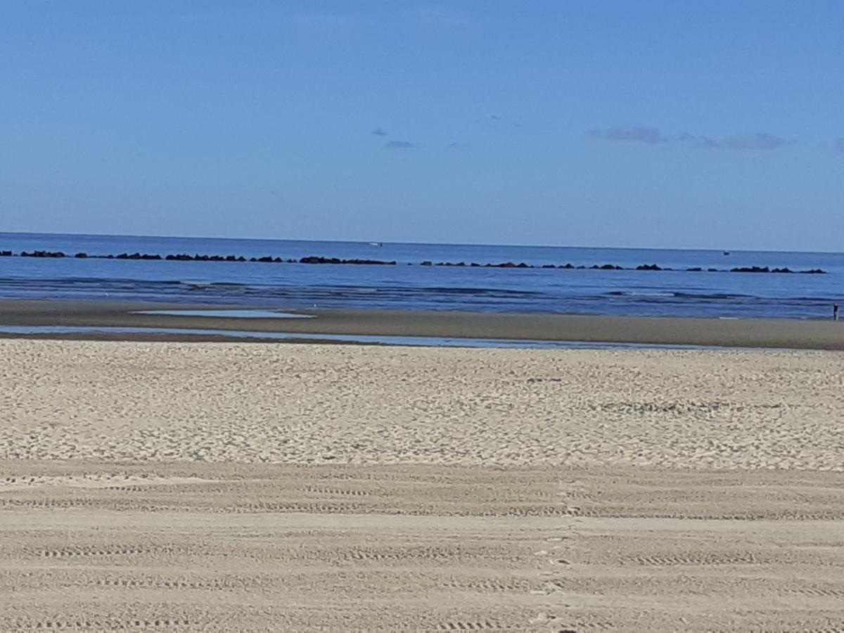 Appartement Avec Vue Superbe Sur La Mer Dunkirk Esterno foto